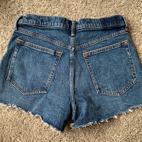 Abercrombie and Fitch The Mom Short Dark Wash- 10.5 in - Picture 3 of 4